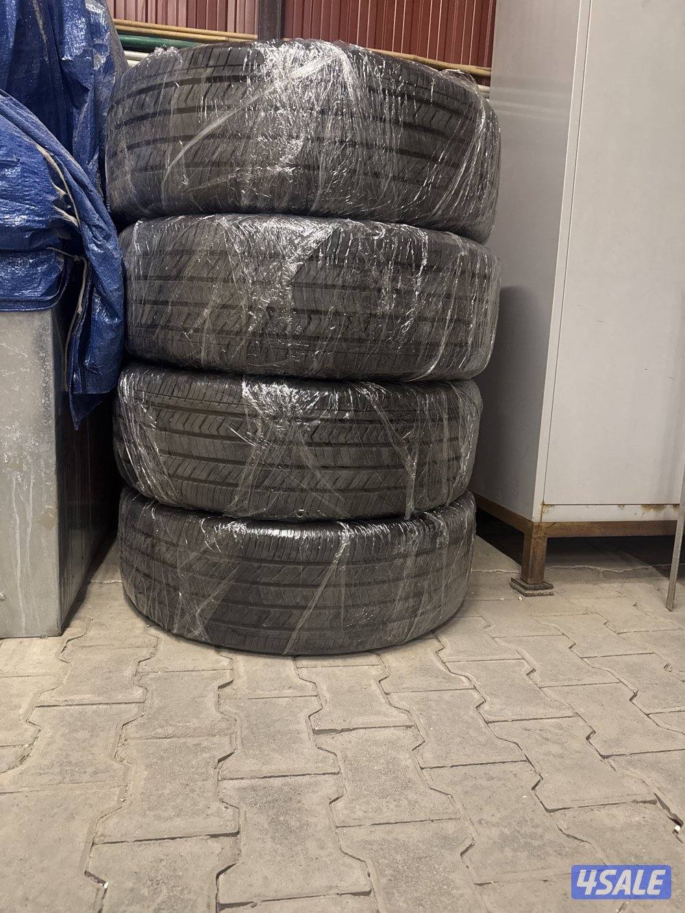 بيع ٤ تواير لجيب لكزس موديل ٢٥ استعمال ٦ اشهر حجم 265-50-R222