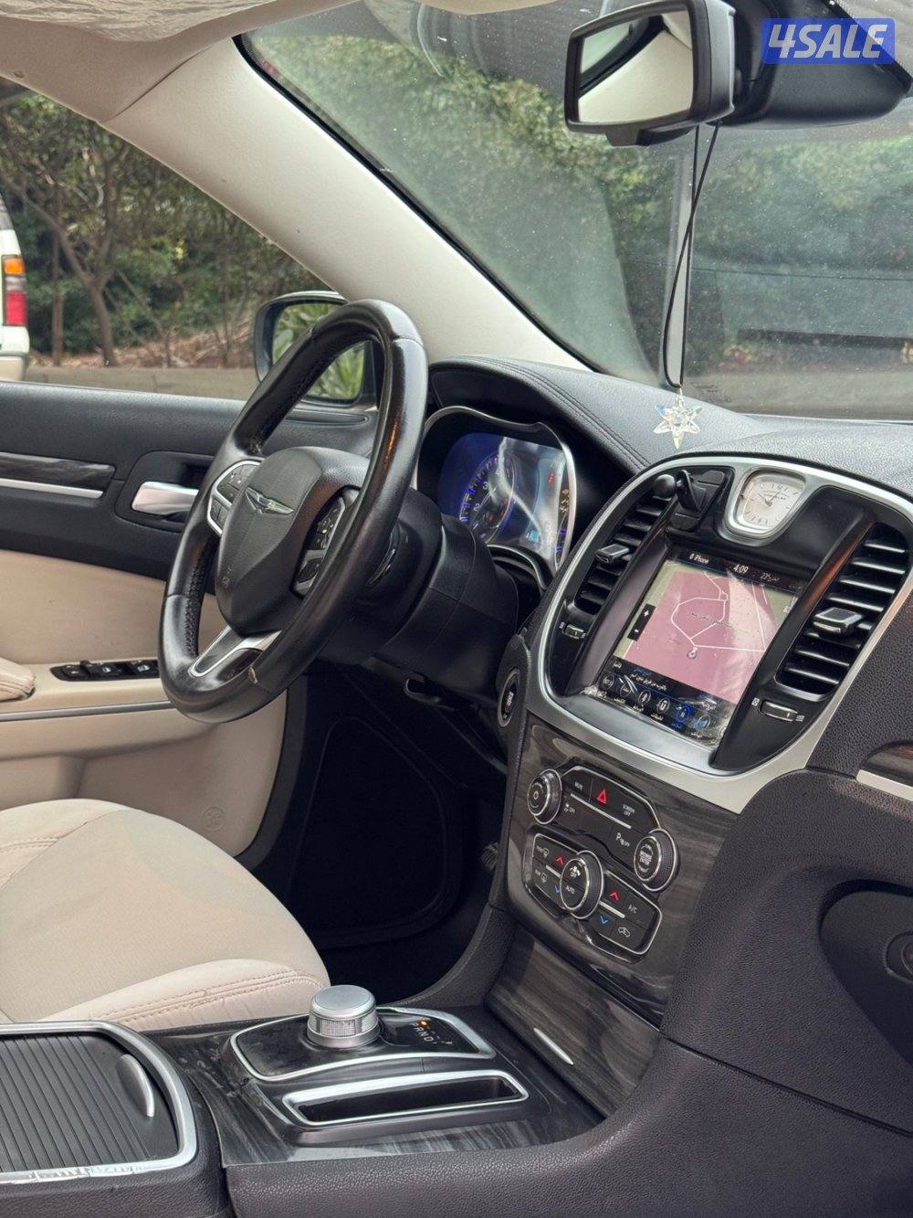 للبيع كرايزلر 2019 الفل اعلى درجة6