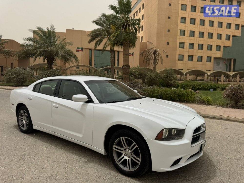 دودج شارجر بحاله ممتازه جدا0