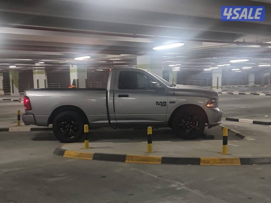 للبيع دودج رام بلاك بادج ٢٠٢٠ بدون دبل وكالة الكويت ماشي ١٧٢ الف كم0