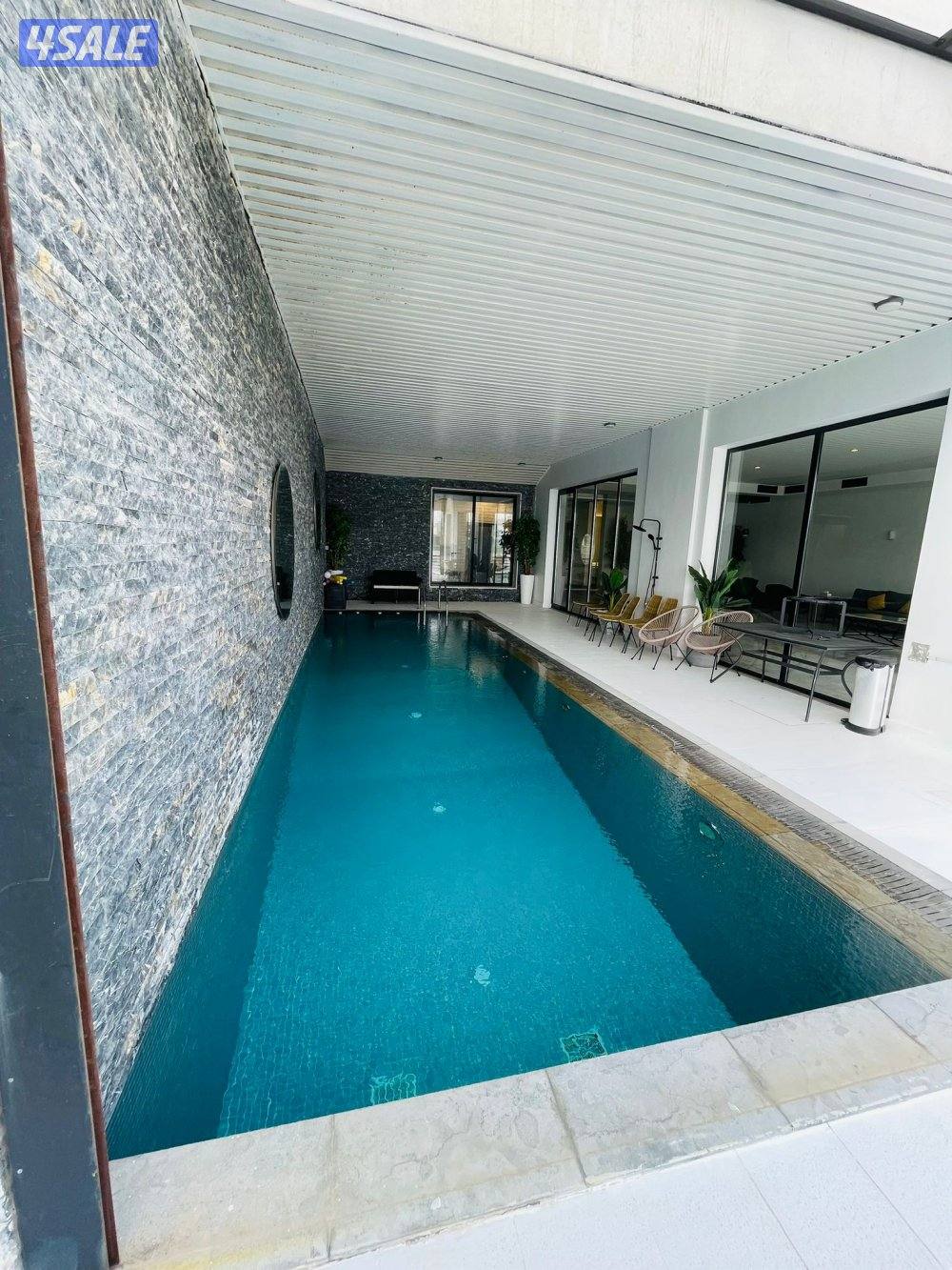 شاليه للايجار السنوي 13 غرفه10