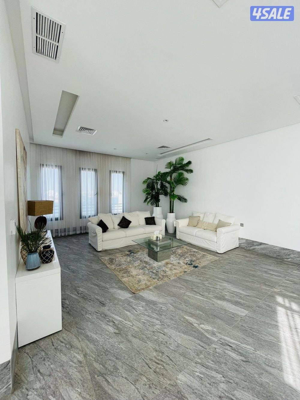 شاليه للايجار السنوي 13 غرفه13