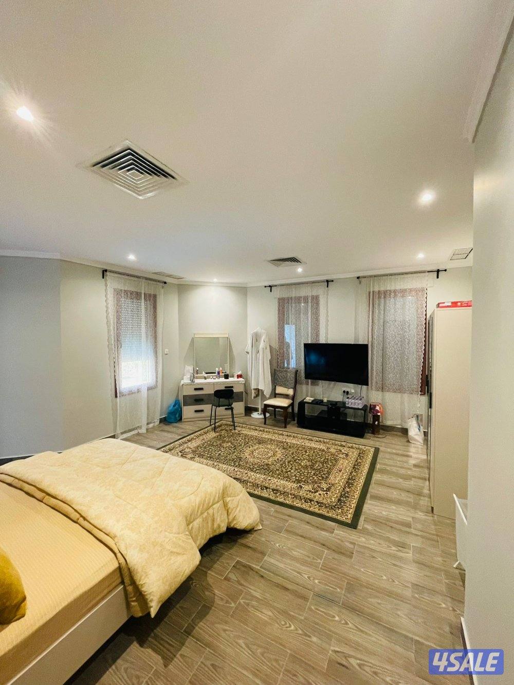 شاليه للإيجار السنوي 8 غرف6