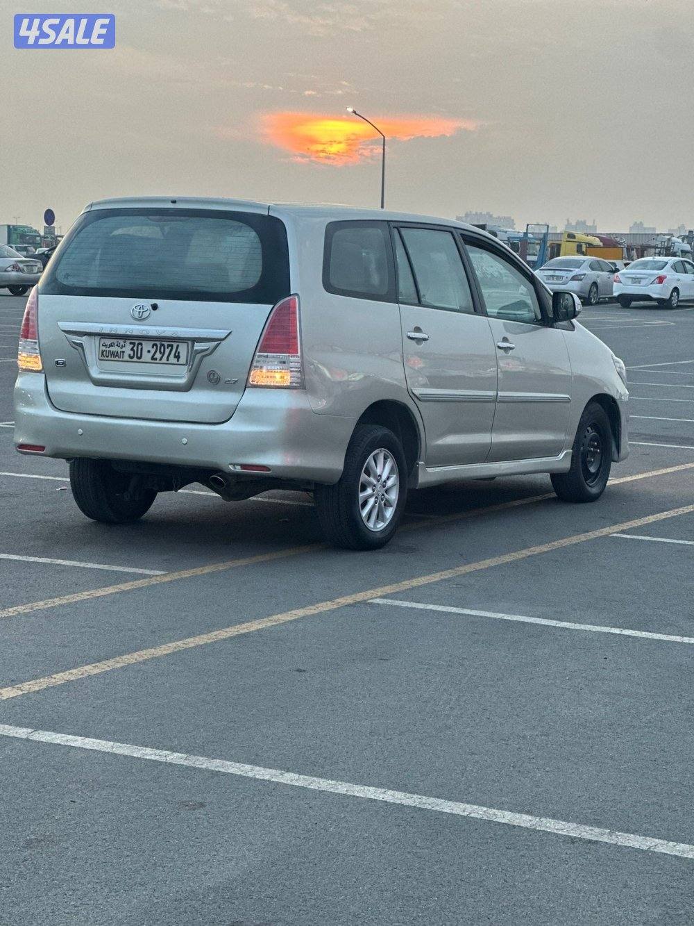 انوفا موديل 2013 بحالة الوكاله 2002