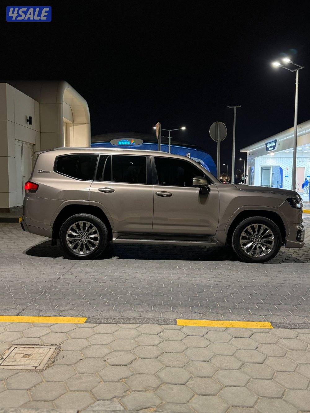 للبيع لاندكروز 20223