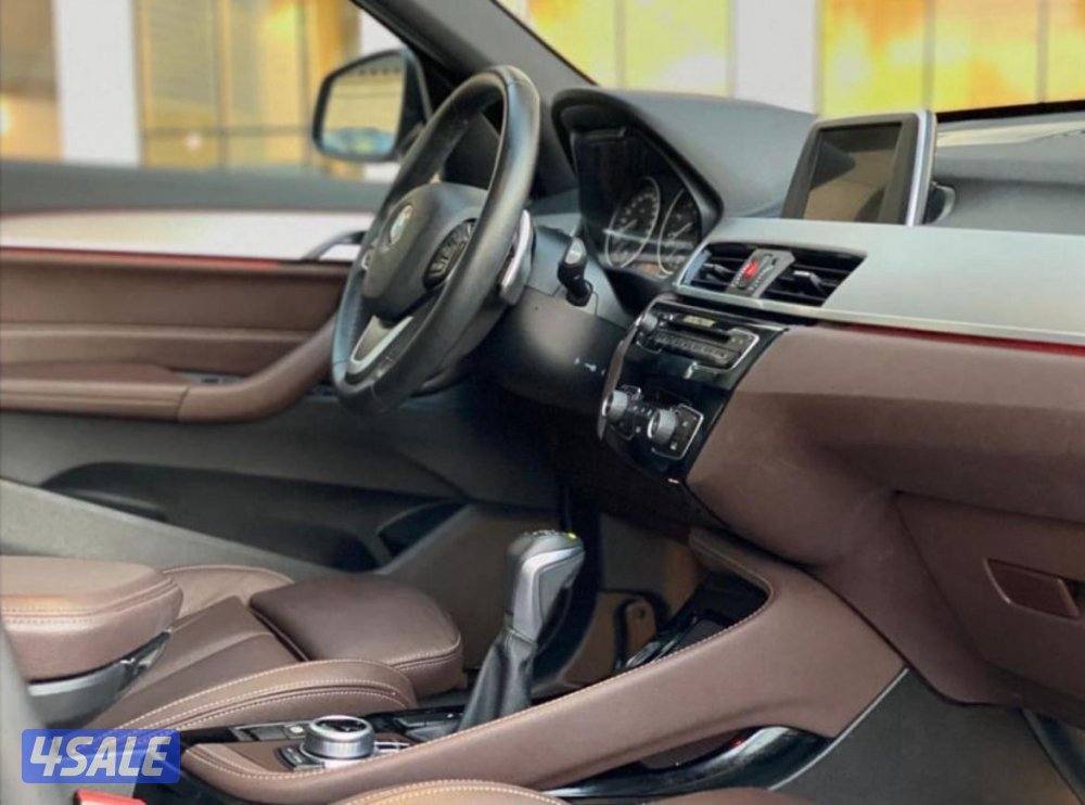 موديل 2017 بحاله ممتازه BMW X1 للبيع3