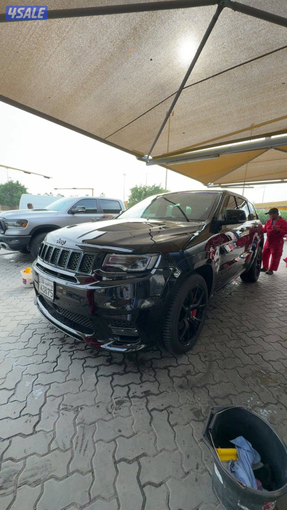🩸🩸للبيع فقط 🩸🩸jeep srt 6.40