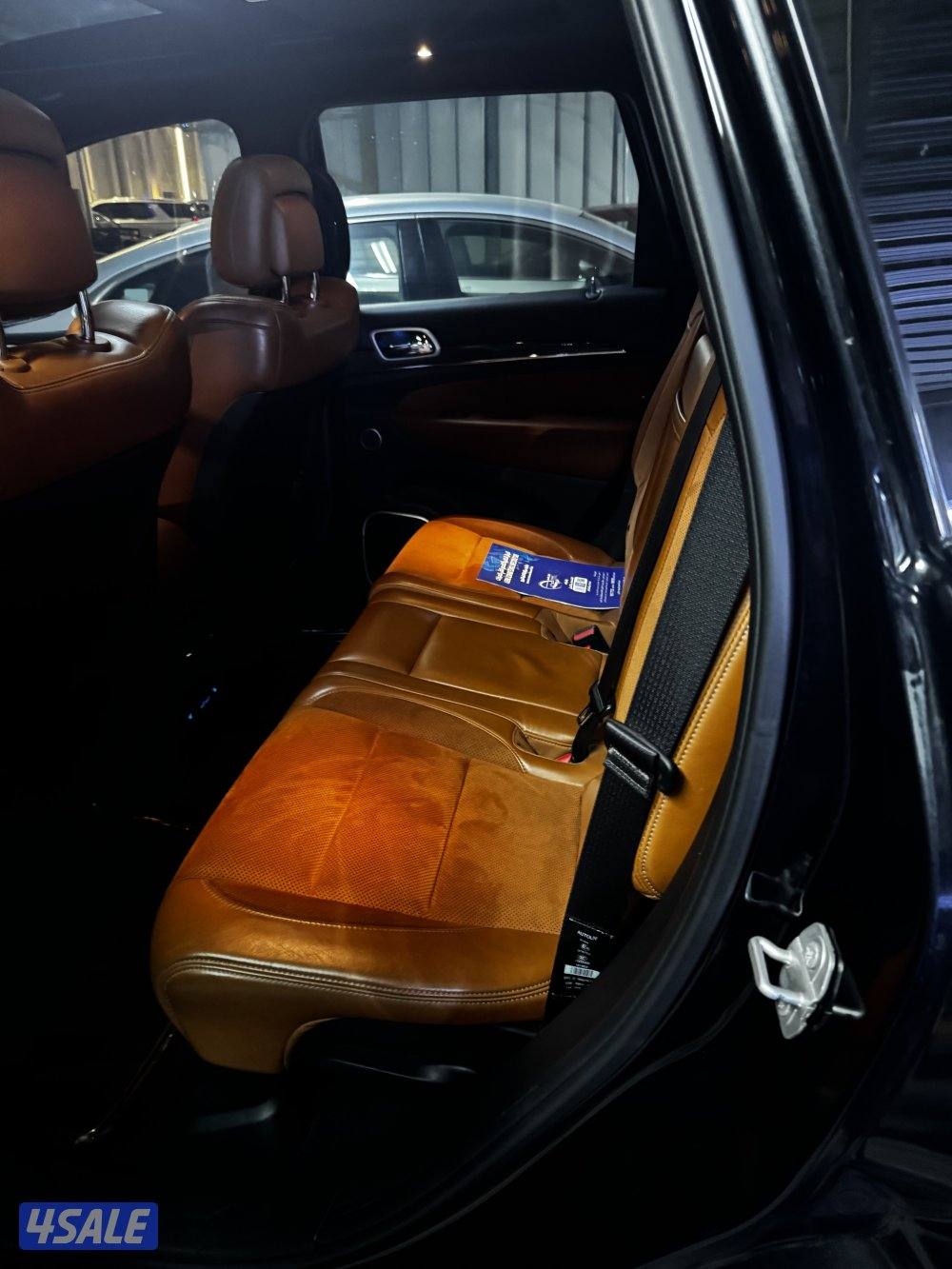 🩸🩸للبيع فقط 🩸🩸jeep srt 6.43