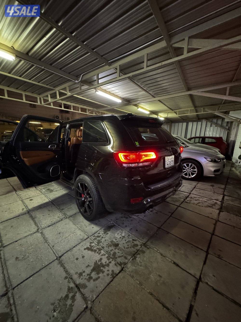 🩸🩸للبيع فقط 🩸🩸jeep srt 6.47