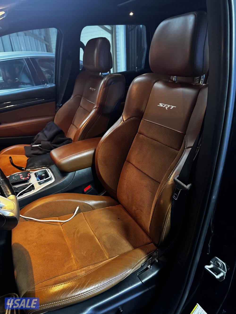 🩸🩸للبيع فقط 🩸🩸jeep srt 6.48