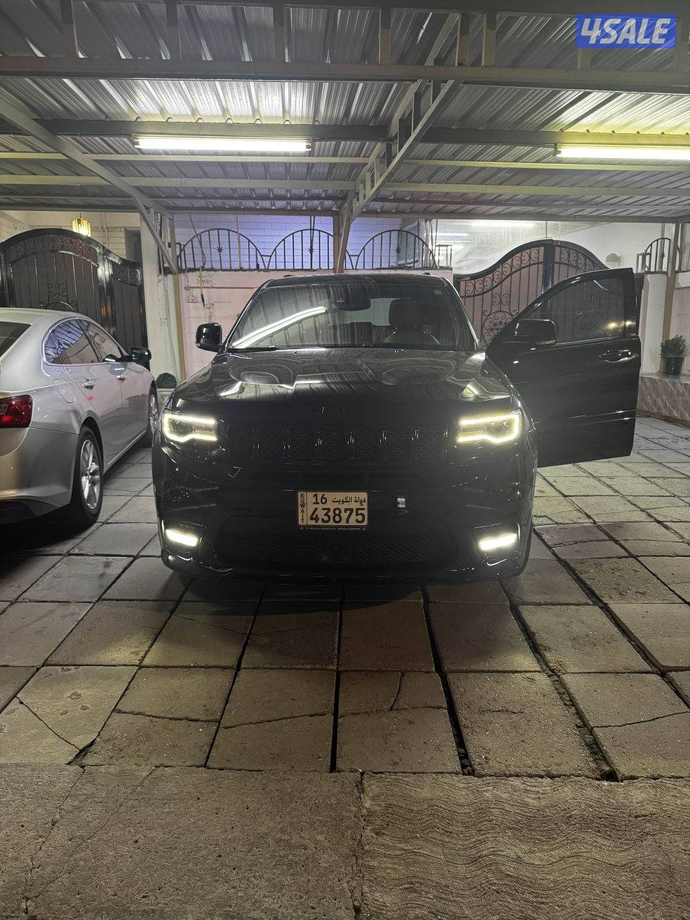 🩸🩸للبيع فقط 🩸🩸jeep srt 6.49