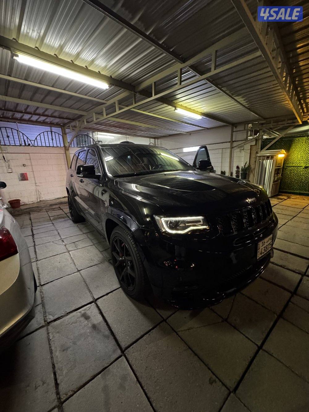 🩸🩸للبيع فقط 🩸🩸jeep srt 6.412