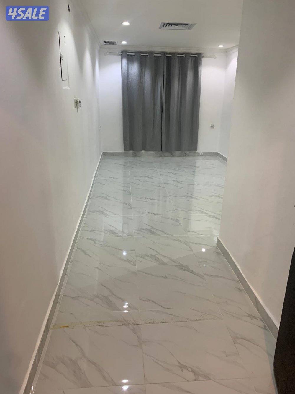 يوجد لدينا شقه غرفه وصاله ومطبخ وحمام تشطيب سوبر لوكس يوجد باركن 🚘🚙5