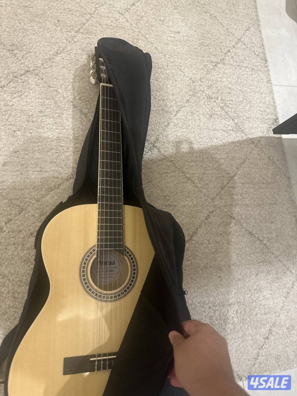 Guitar slightly used0