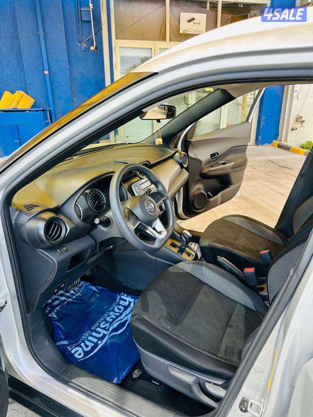 سيارة نيسان4