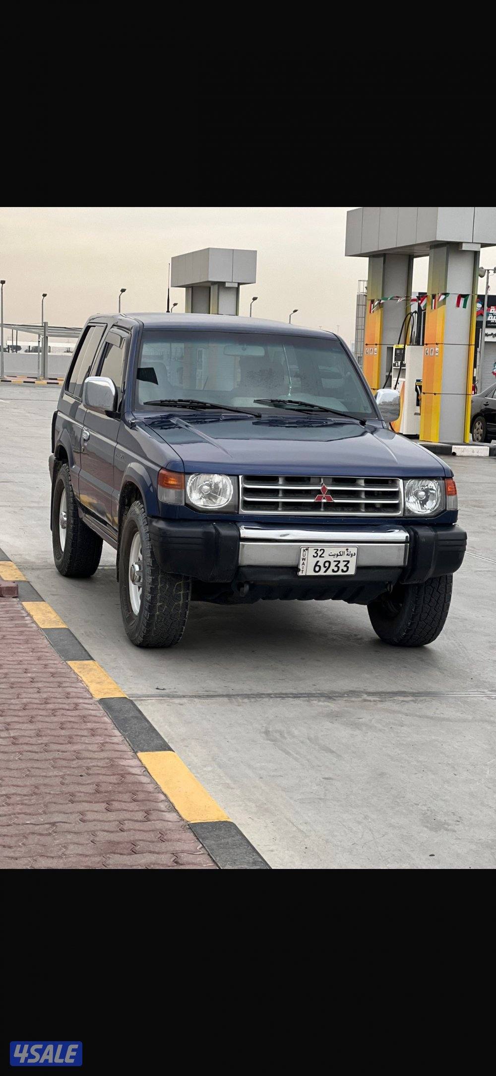 للبيع باجيرو ربع ٤ سلندر موديل ٩٨ قير عادي اساس ماشي ٢١٠ الف0