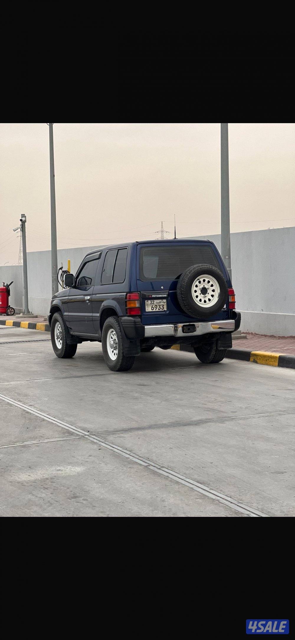 للبيع باجيرو ربع ٤ سلندر موديل ٩٨ قير عادي اساس ماشي ٢١٠ الف1