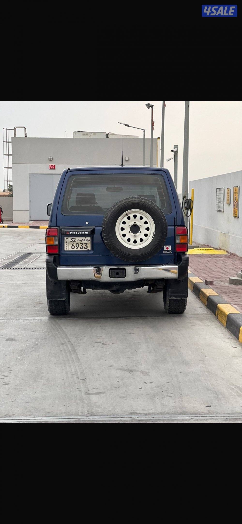 للبيع باجيرو ربع ٤ سلندر موديل ٩٨ قير عادي اساس ماشي ٢١٠ الف4