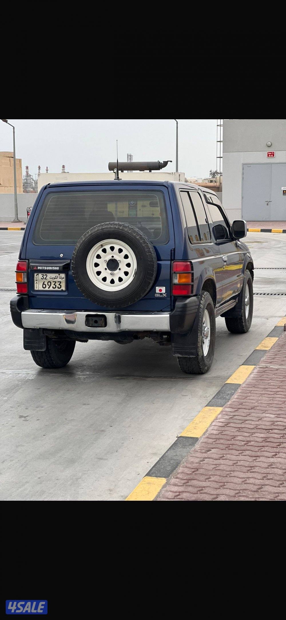 للبيع باجيرو ربع ٤ سلندر موديل ٩٨ قير عادي اساس ماشي ٢١٠ الف6