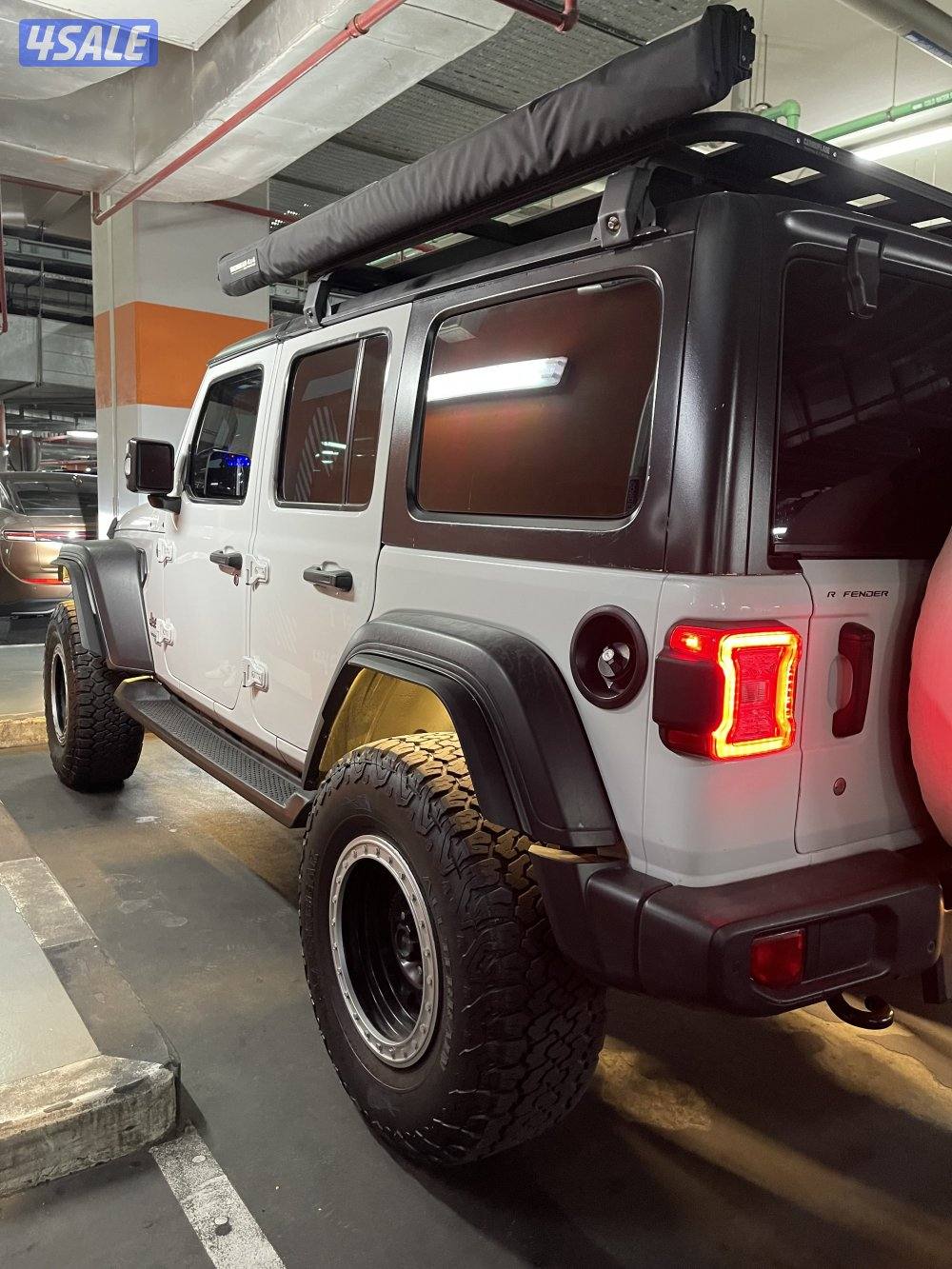 Upgraded off road wrangler white 2018- 0 paint- 0 accidents4