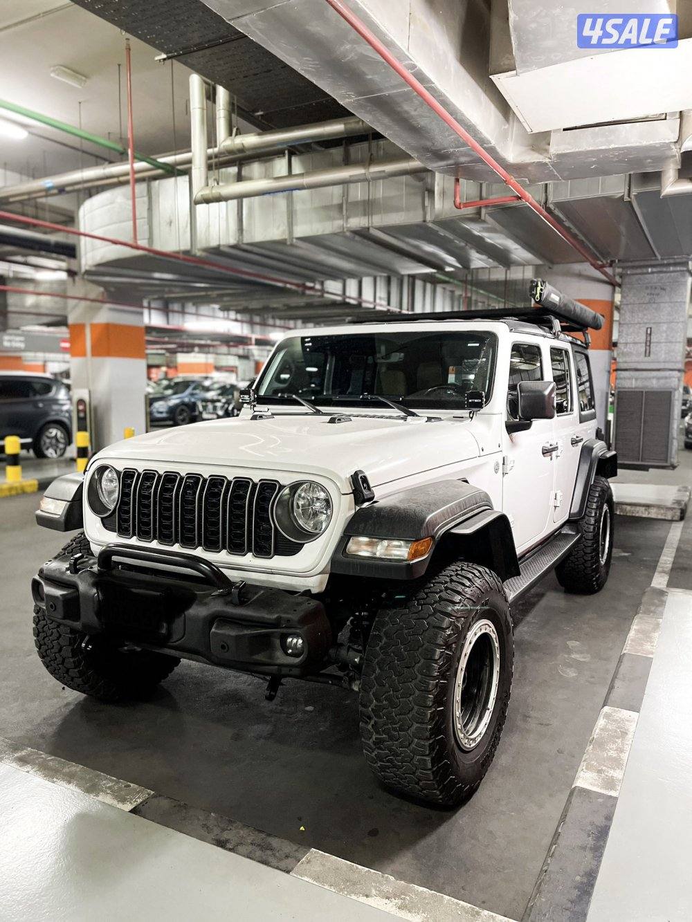 Upgraded off road wrangler white 2018- 0 paint- 0 accidents10