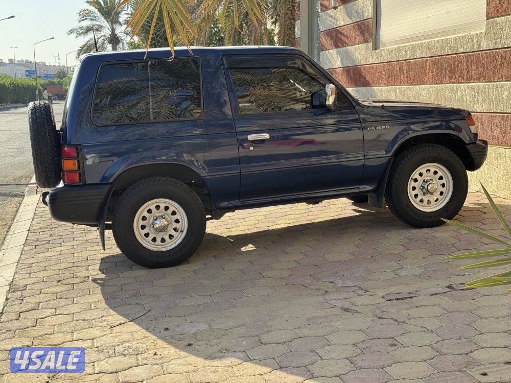 للبيع باجيرو ربع ٤ سلندر موديل ٩٨ قير عادي اساس ماشي ٢١٠ الف8