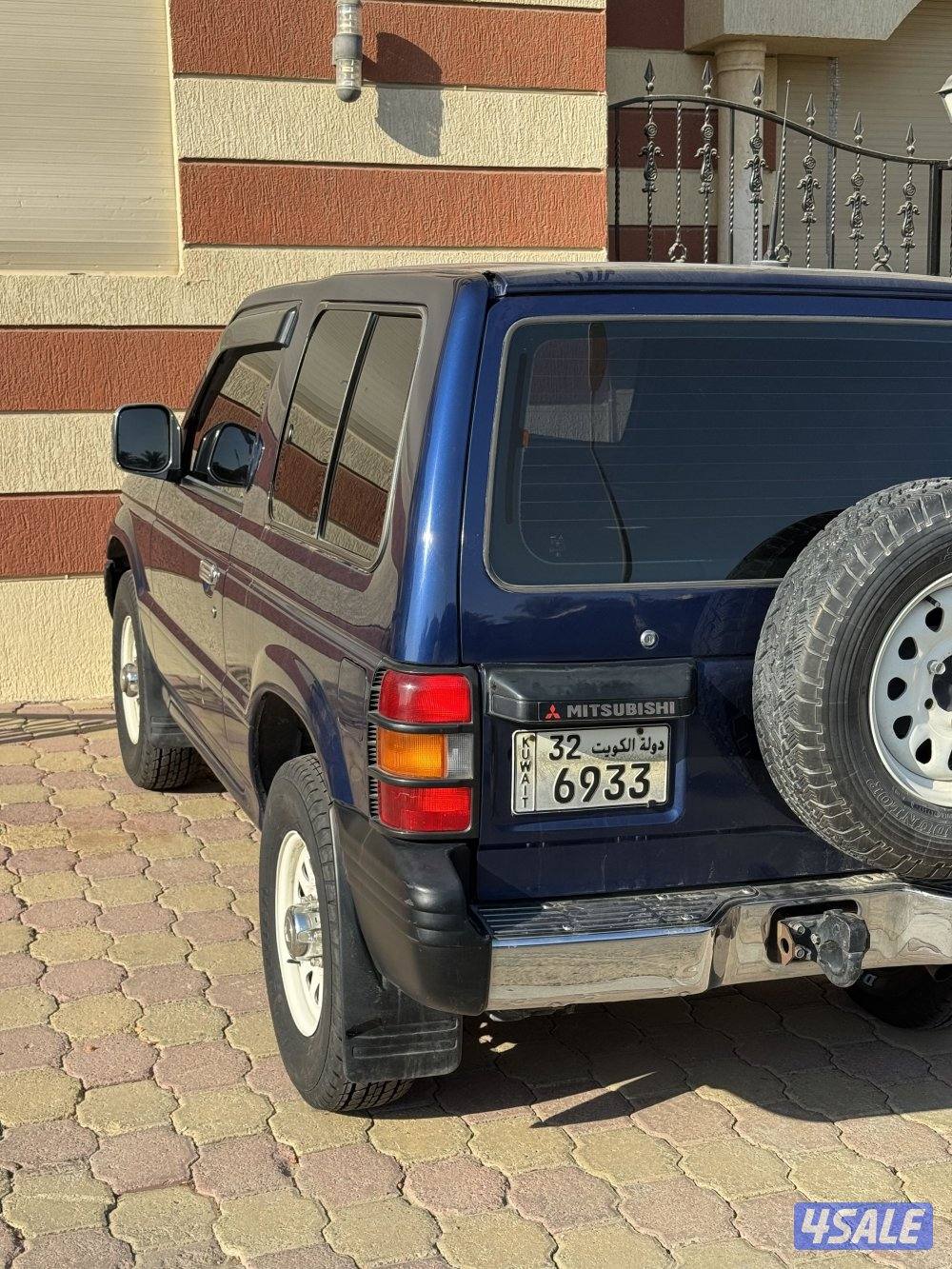 للبيع باجيرو ربع ٤ سلندر موديل ٩٨ قير عادي اساس ماشي ٢١٠ الف10