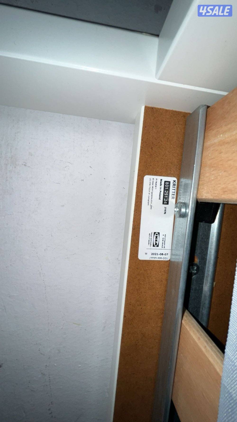 سرير أطفال من ايكيا بحاله ممتازه + المرتبه4