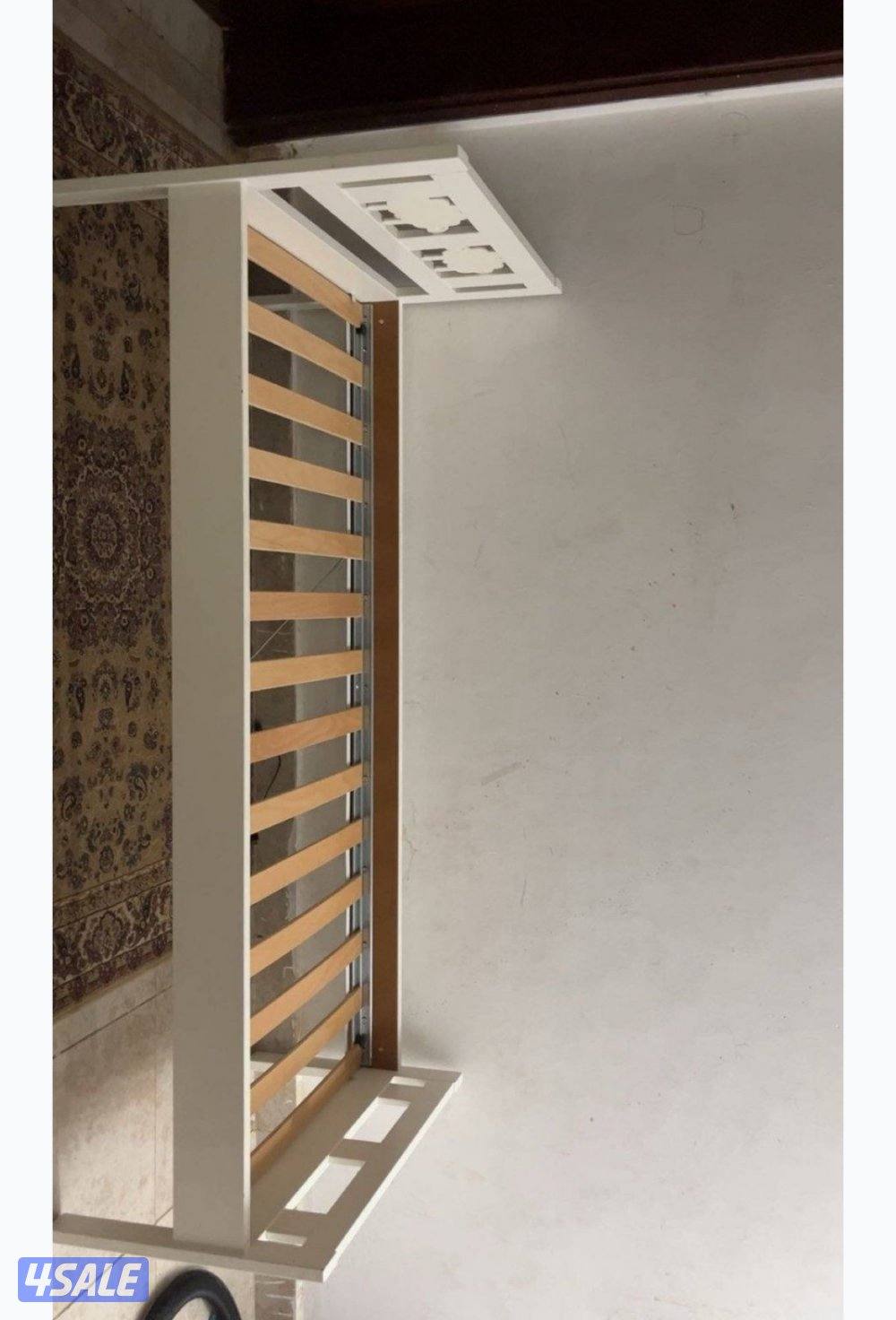 سرير أطفال من ايكيا بحاله ممتازه + المرتبه2