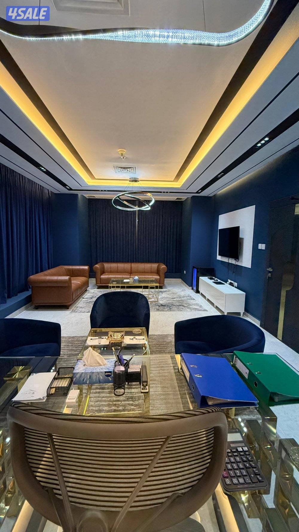 للبيع مكتب بشرق1