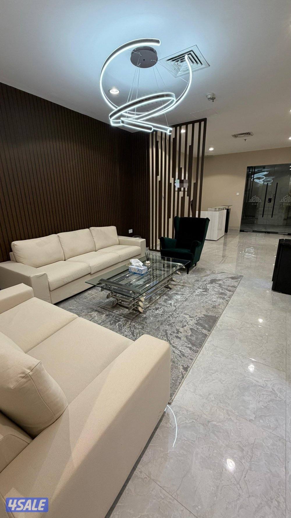 للبيع مكتب بشرق3