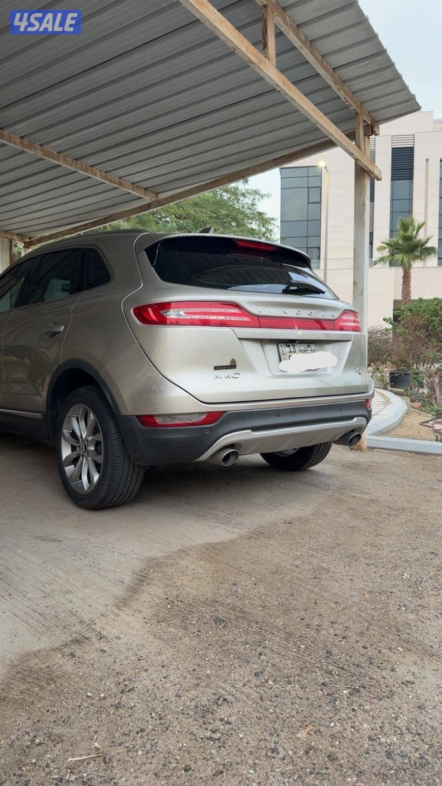 لنكولن MKCموديل 2015 عداد فقط عداد 96 الف لايوجد اصباغ كاملة المواصفات2
