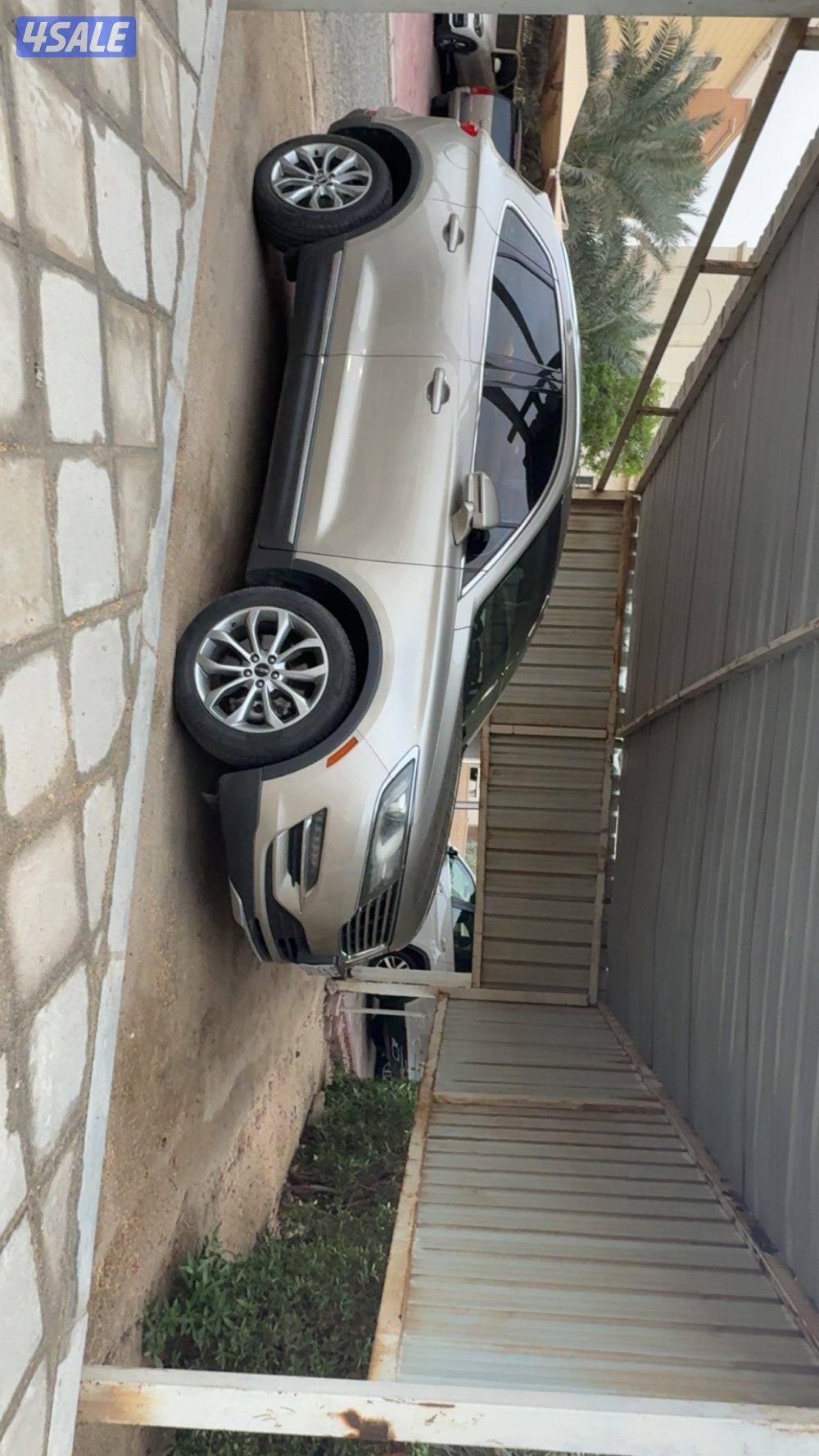 لنكولن MKCموديل 2015 عداد فقط عداد 96 الف لايوجد اصباغ كاملة المواصفات12