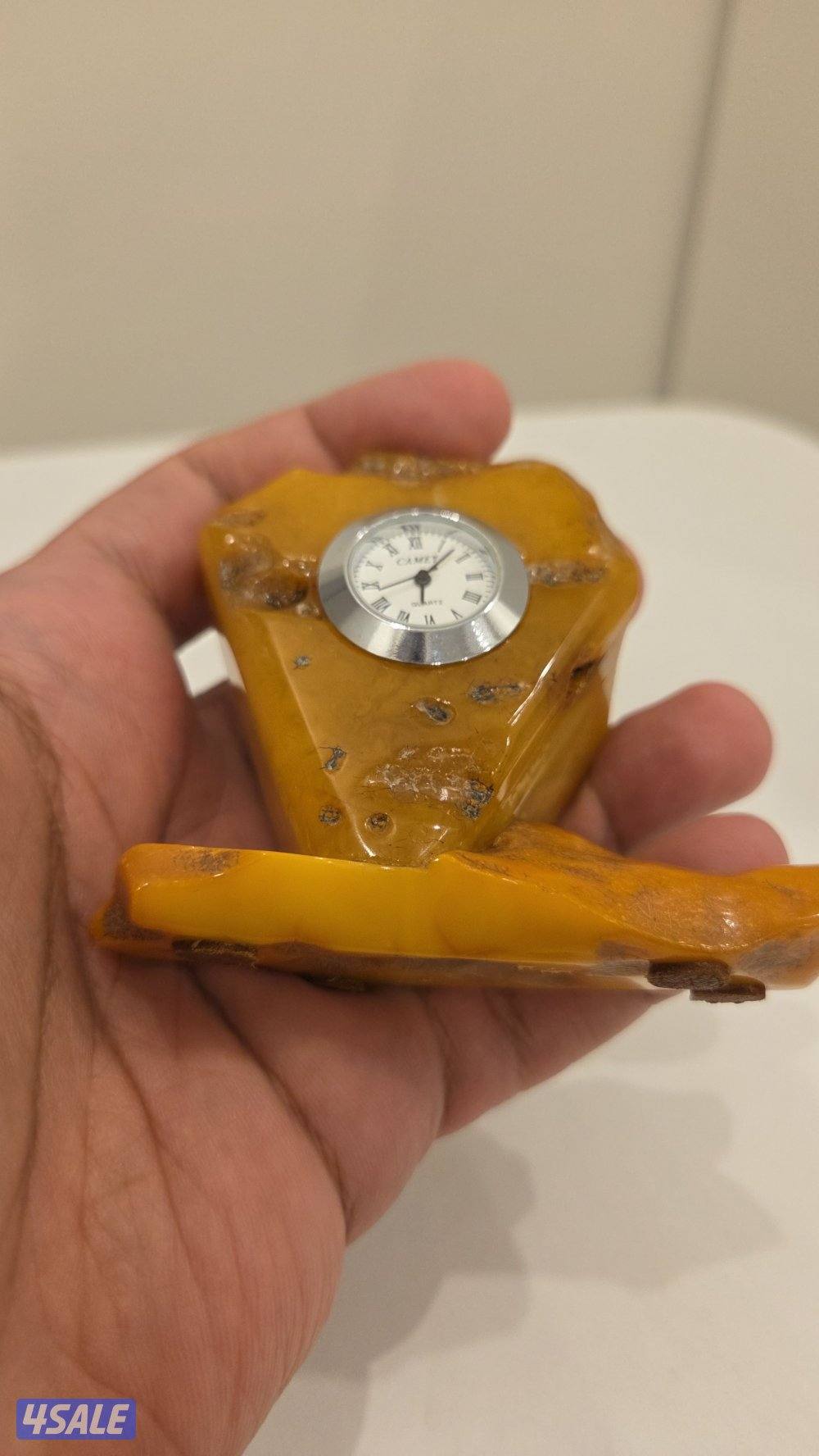 للبيع ساعة تحفة من حجر كهرب بولندي قديم2