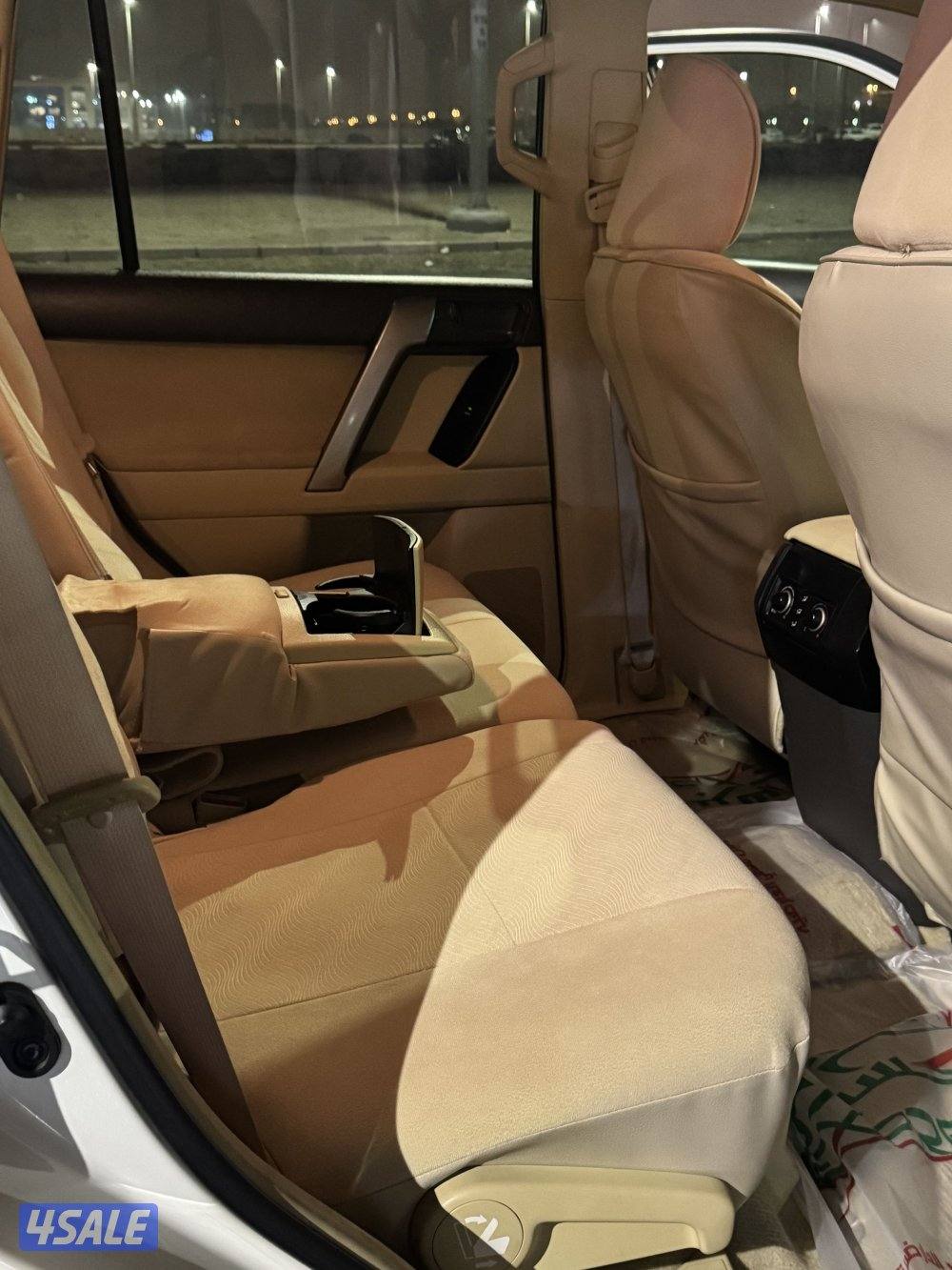 للبيع برادو 2015 شرط الفحص والفحص موجود قدامك الممشى 215 الف بدون فتحه1