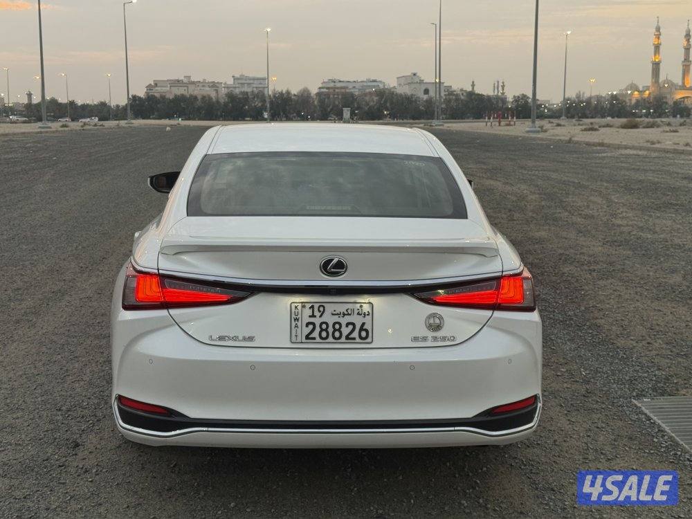 للبيع لكزسES250-20202