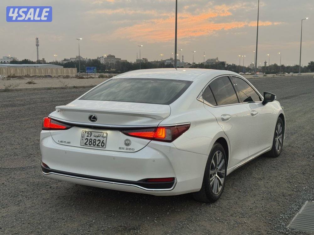 للبيع لكزسES250-20203