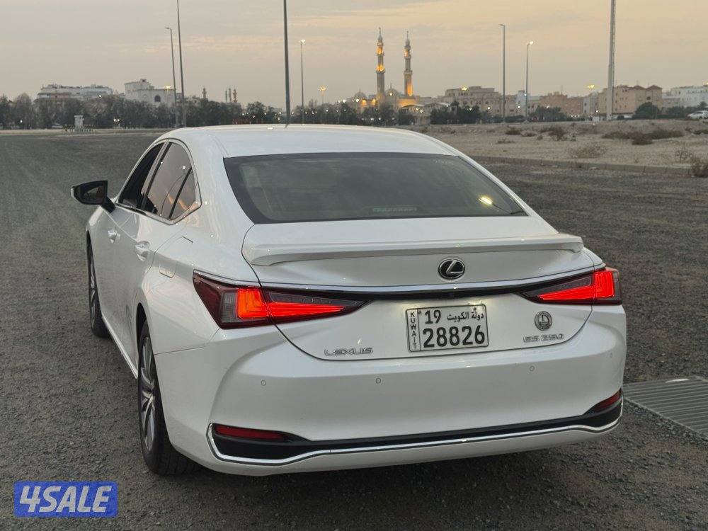 للبيع لكزسES250-20204