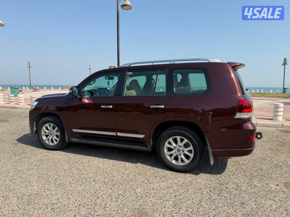 لاندكروزر 20180