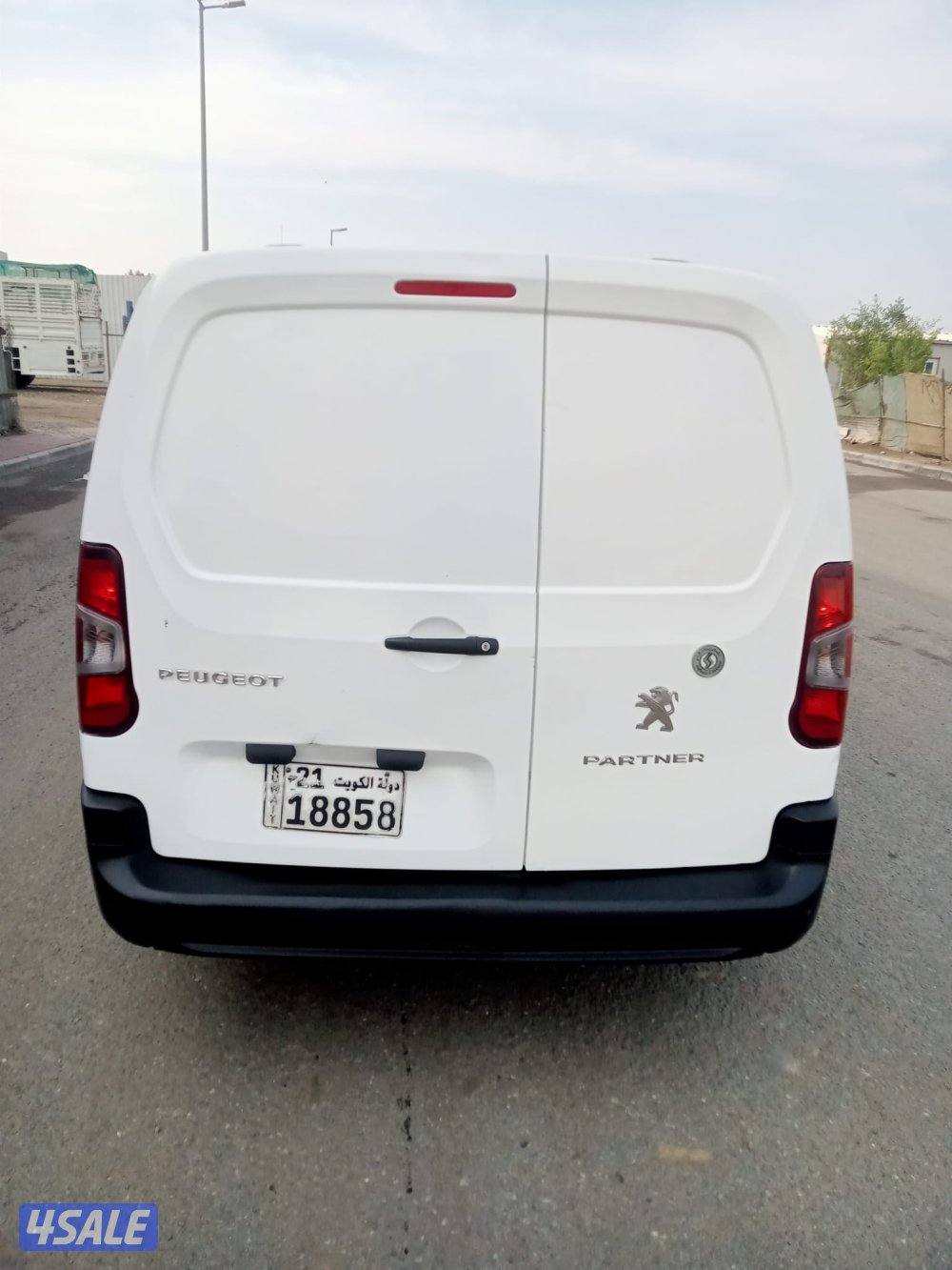 للبيع بيجو بارتنر موديل 20221