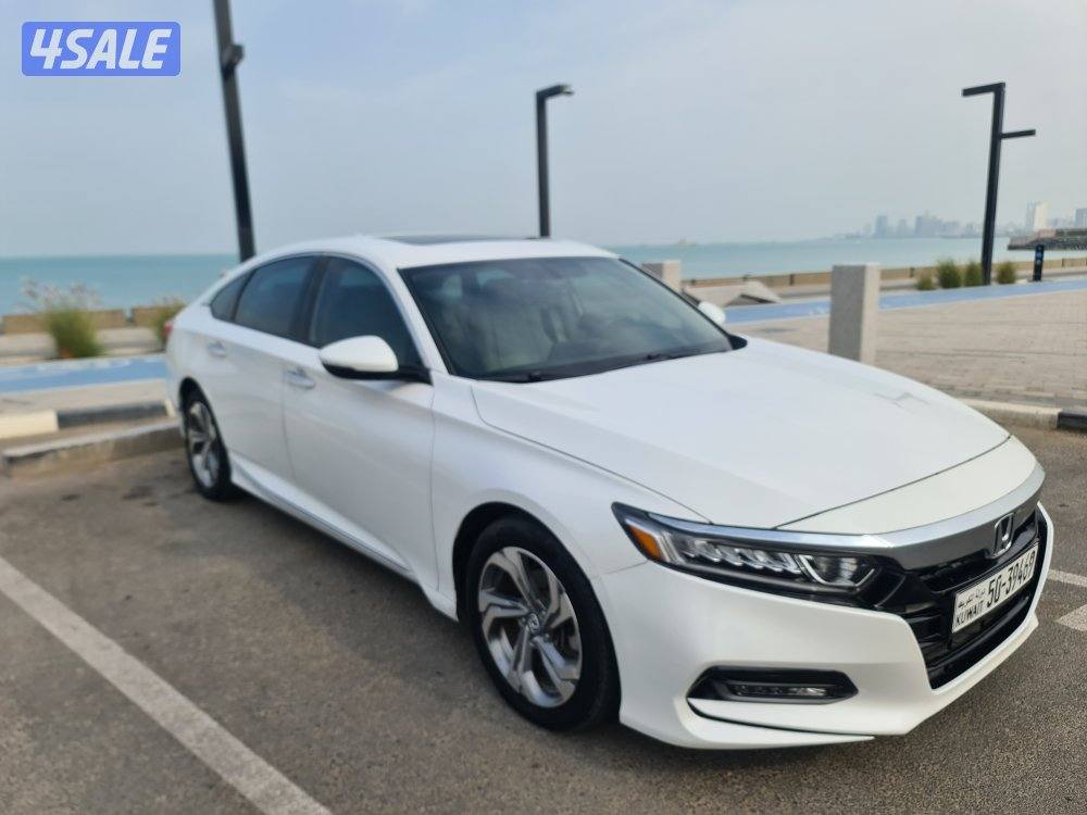 هوندا اكورد_ سنة الصنع 2018 فول عداد 61 km (صبغ الوكاله )1