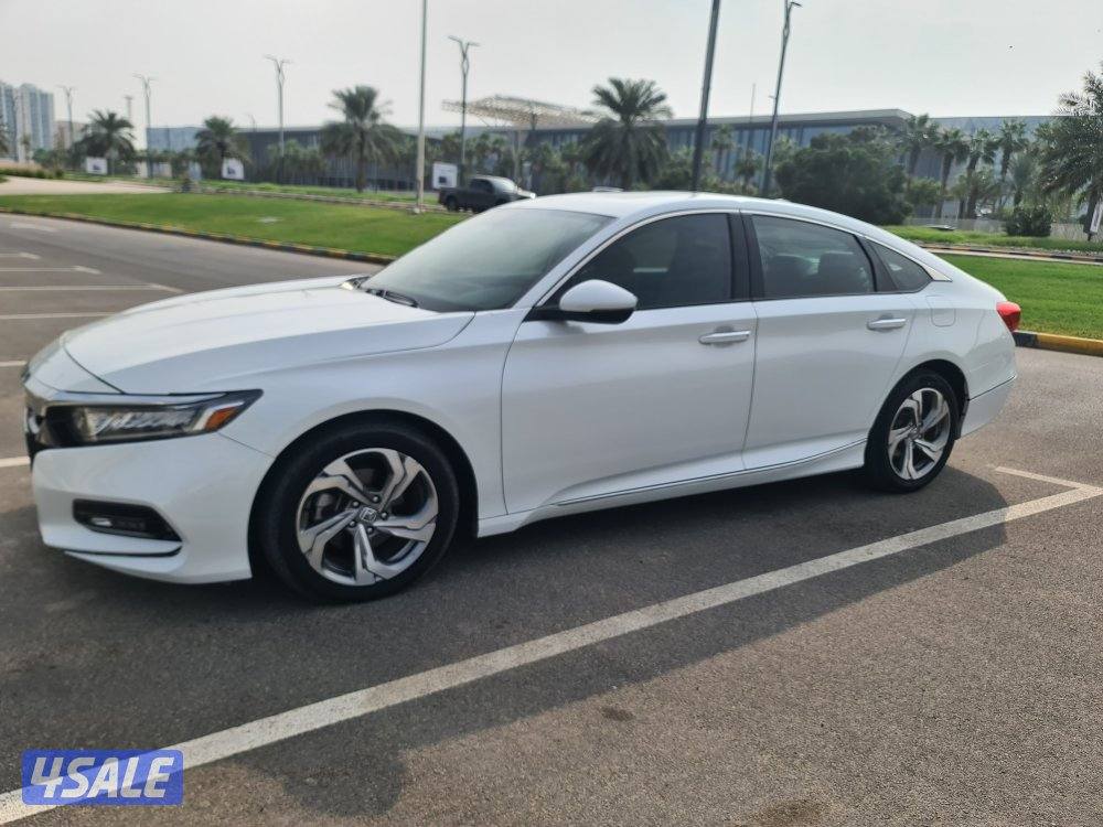 هوندا اكورد_ سنة الصنع 2018 فول عداد 61 km (صبغ الوكاله )2