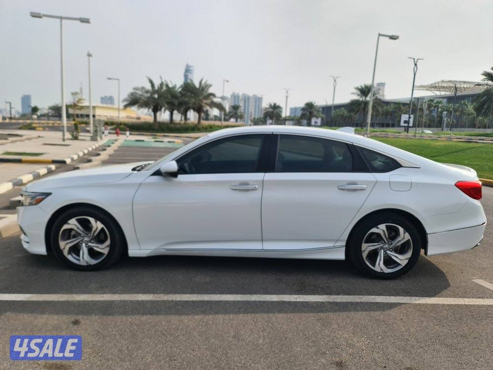 هوندا اكورد_ سنة الصنع 2018 فول عداد 61 km (صبغ الوكاله )4