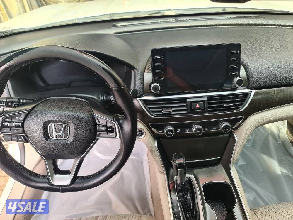 هوندا اكورد_ سنة الصنع 2018 فول عداد 61 km (صبغ الوكاله )9