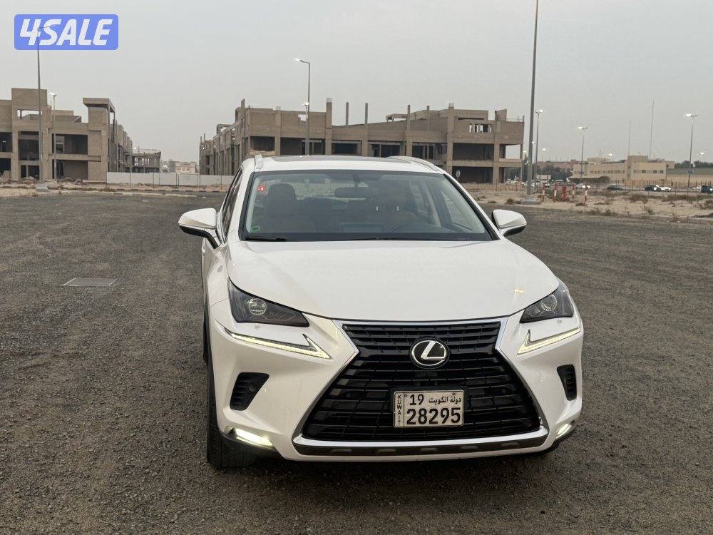 للبيع لكزسNX300-20203