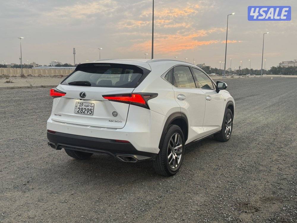 للبيع لكزسNX300-20205