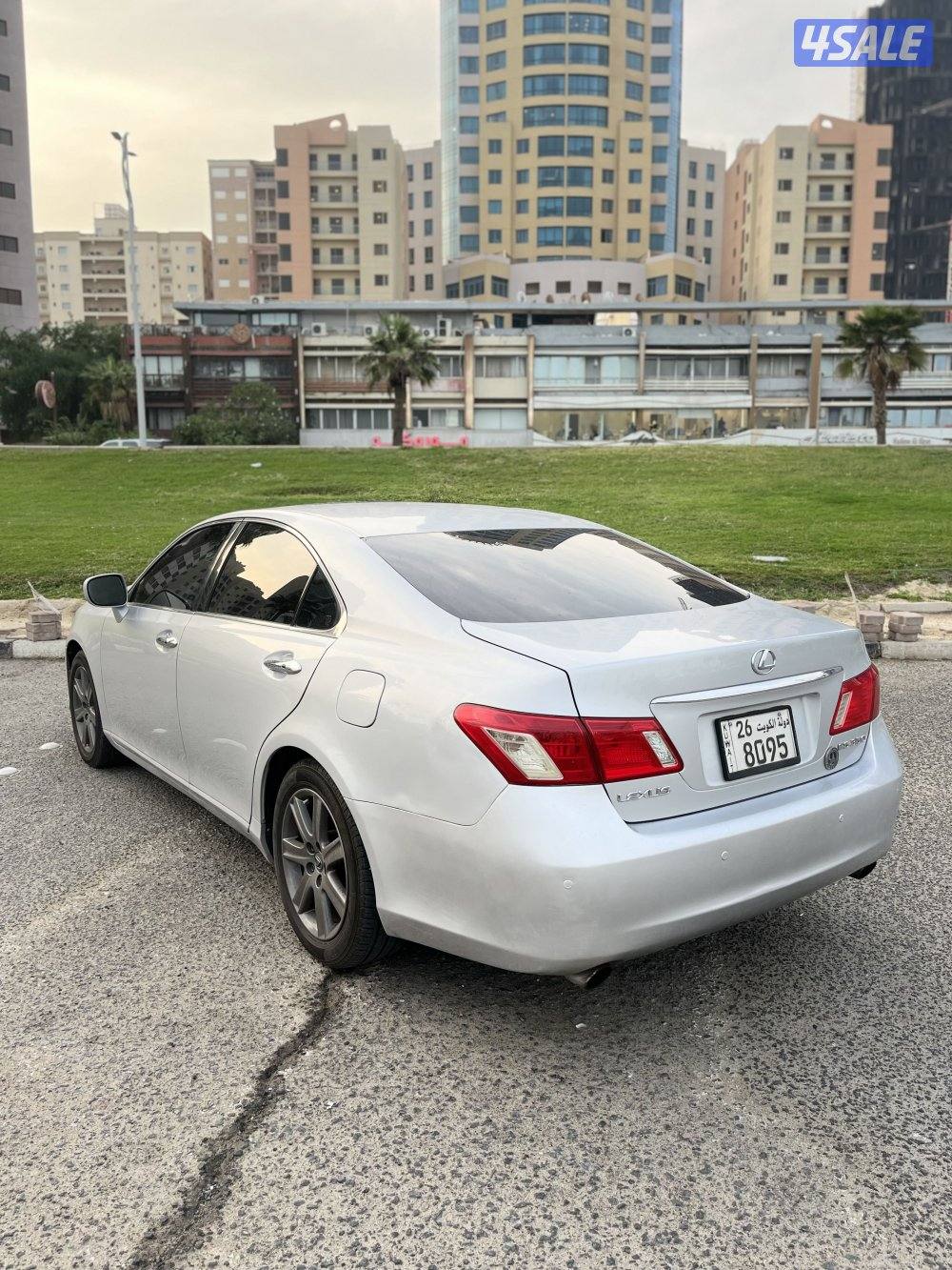 لكزس ES350 موديل 2008 كامل المواصفات بحالة جدا ممتازة شرط الفحص4