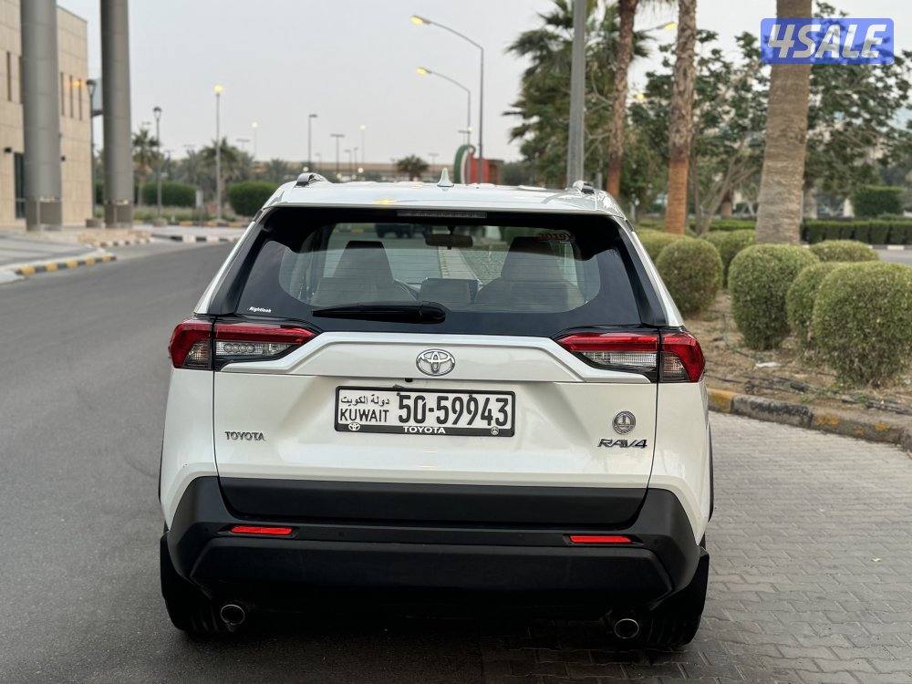 تويوتا RV4 موديل 2019 بحاله الوكاله شرط الفحص5