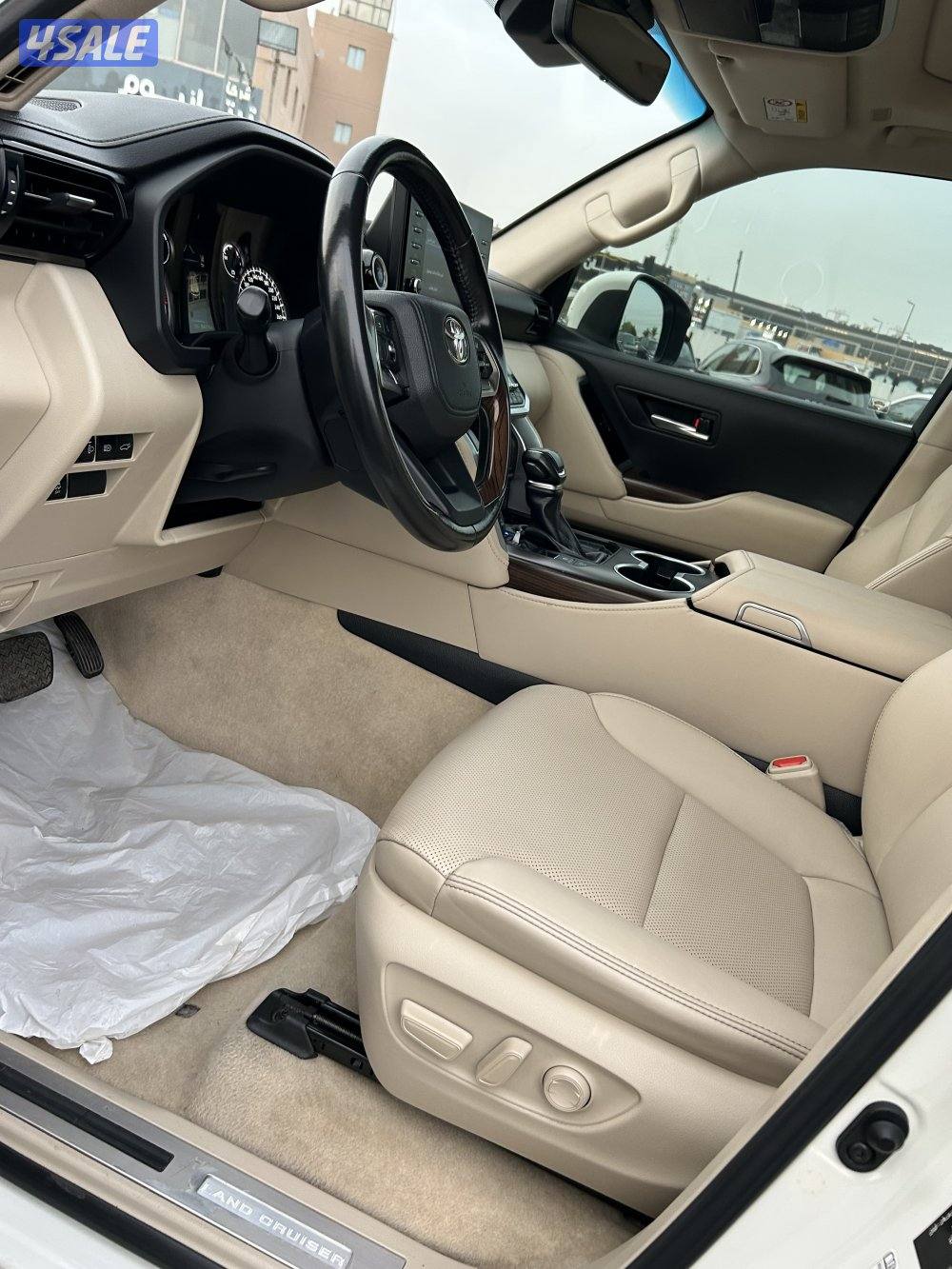 للبيع لاند كروزر GXR ايرو8