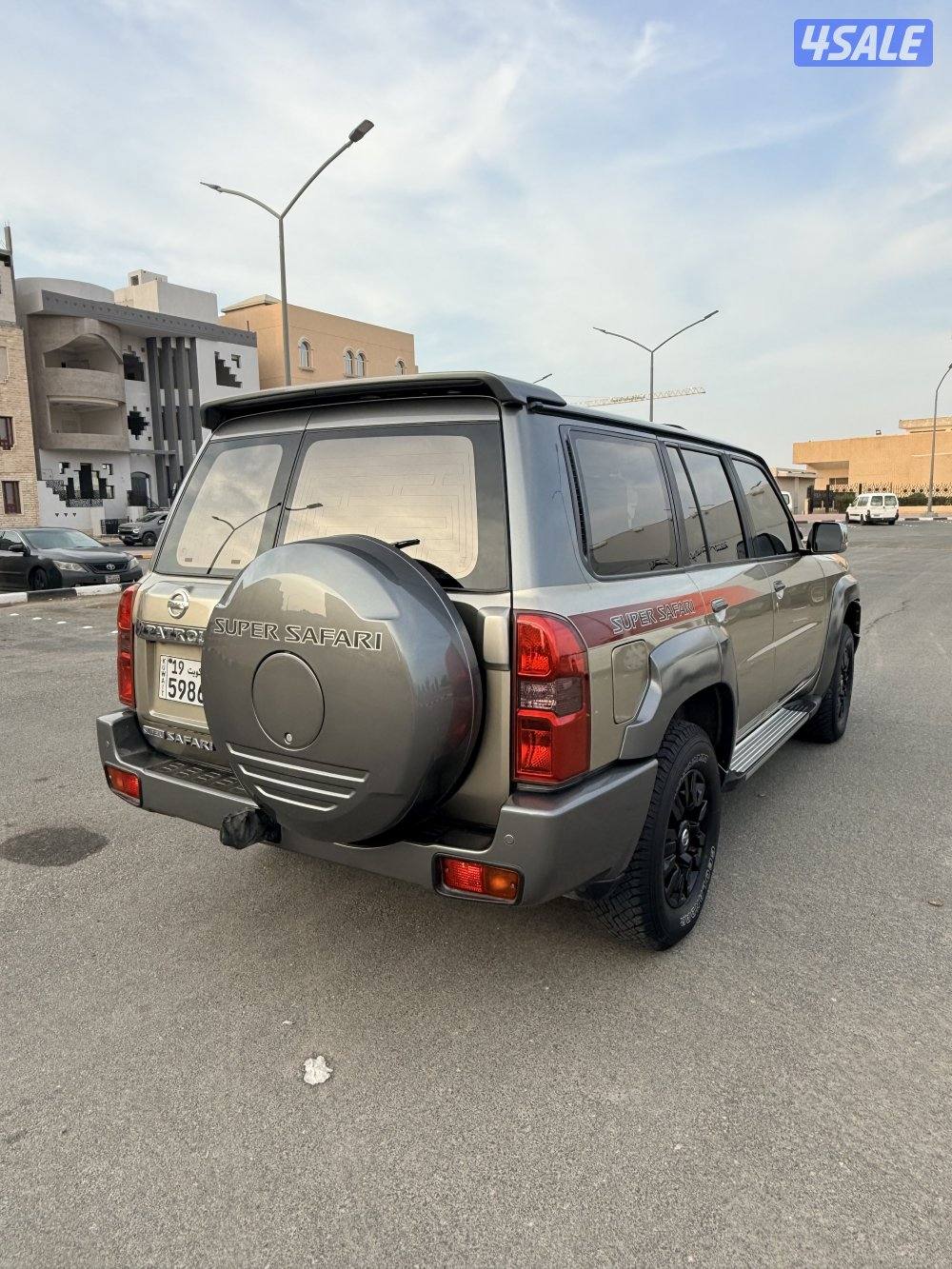 للبيع سوبر سفاري وارد الإمارات6